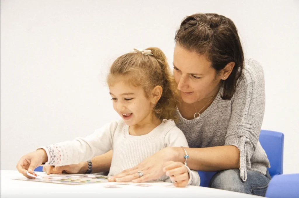 child-puzzle-learning guided learning