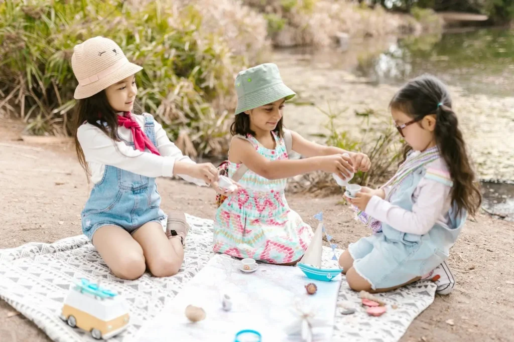 Screen Free Activities_ 100- Ideas for Kids and Families